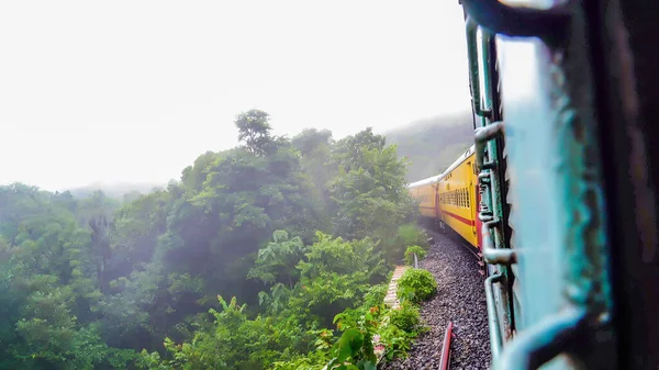Çoklu Yerlerden Güzel Hindistan Demiryolu Yolculuğu — Stok fotoğraf