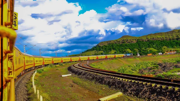 複数の場所から美しいインドの鉄道旅 — ストック写真