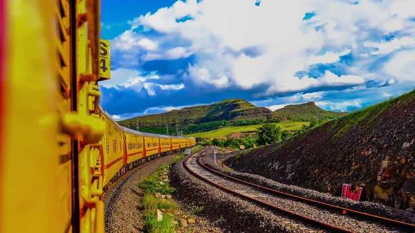 複数の場所から美しいインドの鉄道旅 — ストック写真