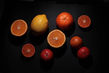 Narenciye siyah arka plan