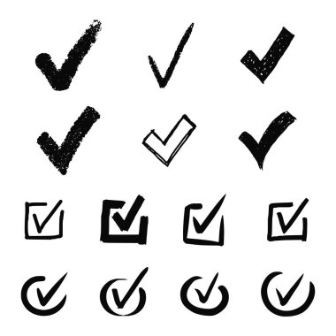Beyaz arka plan üzerinde izole elle çizilmiş onay (V) işaretleri vektör toplama