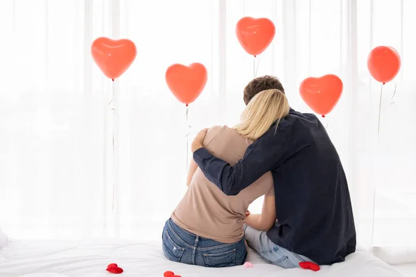 Romantik Moment Eines Jungen Westlichen Paares Ein Paar Auf Dem — Stockfoto