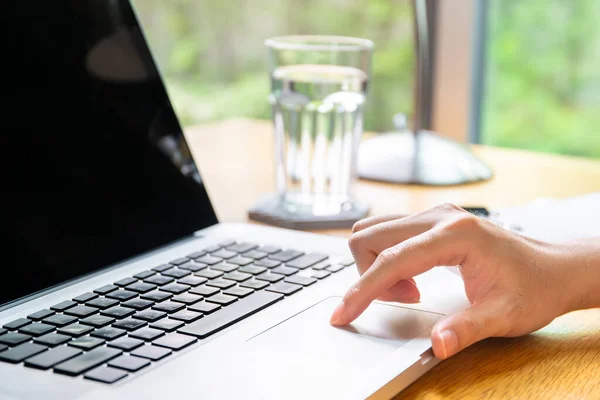 Empresário Trabalhando Casa Fazendo Uma Casa Para Home Office Conceito — Fotografia de Stock