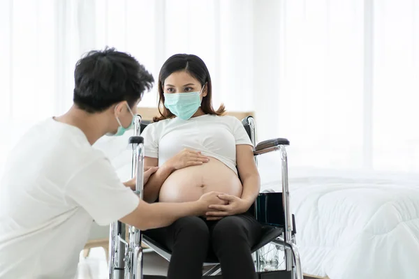 Husband Take Care His Pregnant Wife Sitting Wheelchair Husband Stay — Stock Photo, Image