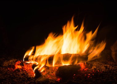 Sıcak ve güzel gece yangın 