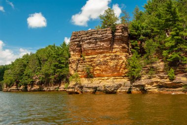 Güzel üst Wisconsin Dells kayalıklarla ve kanyonlar