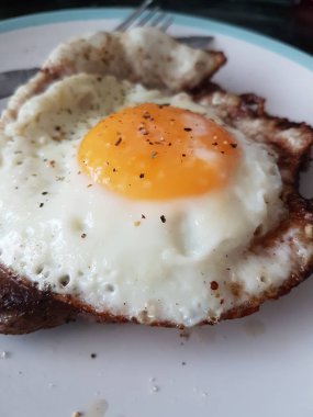 yumurta ve biftek ketogenic diyet bir parçası olarak