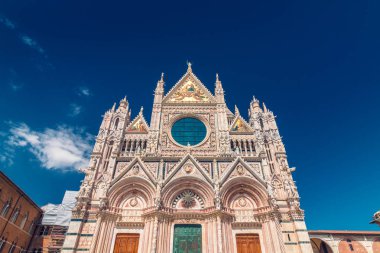 Siena ana Katedrali üzerinde mavi gökyüzü, Toskana, İtalya, geniş vurdu