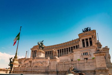 Altare della Patria ve Victor Emmanuel, Piazza Venezia, Rome, İtalya üzerinde bir Birleşik İtalya ilk kralı anıt