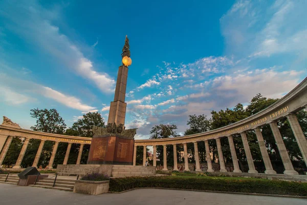 Denkmal für sowjetische Soldaten des 2. Weltkriegs in Wien — Stockfoto