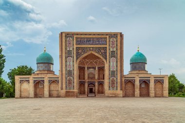 Eski Medrese ön görünümü