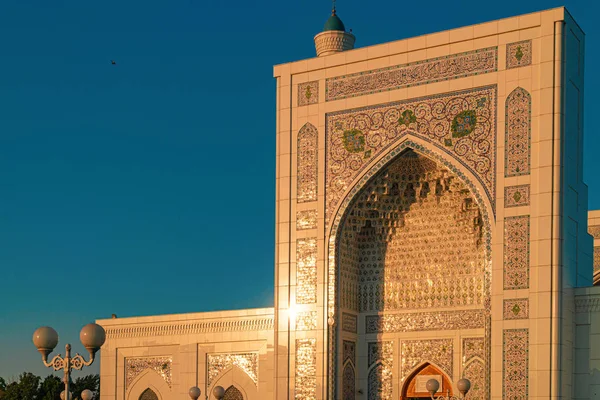 Moskee bij zonsopgang — Stockfoto