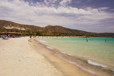 19 Mayıs 2018 - Seaview Elafonissi Plajı'nda, Crete island, Yunanistan. Elafonissi plaj pembe renkli kum ve turkuaz suları için ünlüdür. Ziyaret edin ve Crete Adası'nda dinlenmek için harika bir yerdir.