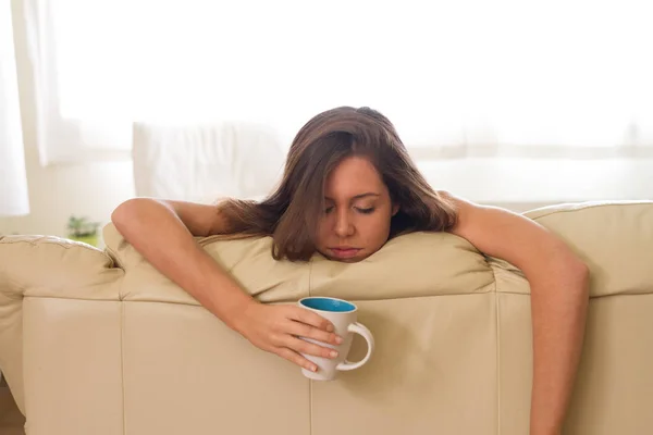 Thoughtful Brunette Woman Living Room Her House Sitting Beige Sofa — Stock Photo, Image