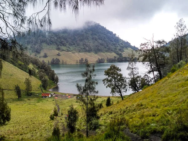 Vista Panoramica Del Lago Contro Cielo — Foto Stock