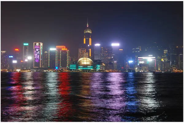 Panorama Del Centro Ciudad Hong Kong Por Noche Lleno Rascacielos —  Fotos de Stock