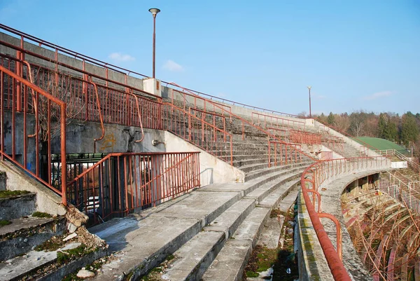 Tribune Vuote Dello Stadio Calcio Abbandonato Decomposizione Brno Urbex — Foto Stock