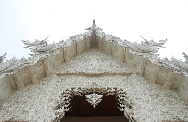 Wat Rong Khun takma Chiang Rai, Tayland Beyaz Tapınak cephe detay 