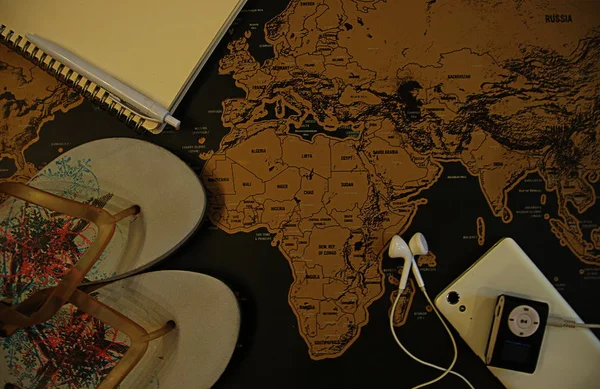 旅行のコンセプト トップビュー 世界地図上の旅行を計画 — ストック写真