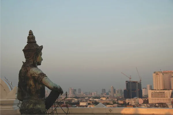 从泰国金山寺顶部欣赏曼谷美景 — 图库照片