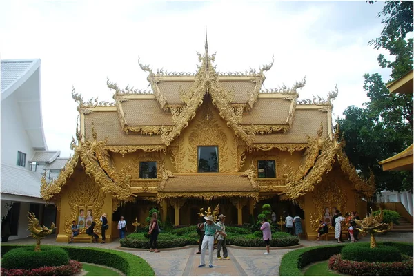 Golden Building Next Wat Rong Khun Alias White Temple Chiang — Fotografia de Stock