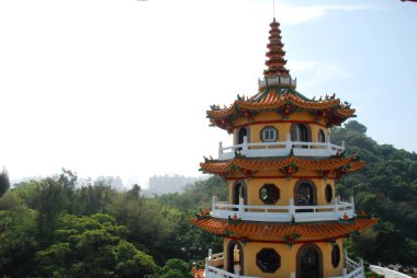 Kaohsiung, Tayvan Lotus Pond tarafından Tiger Pagoda