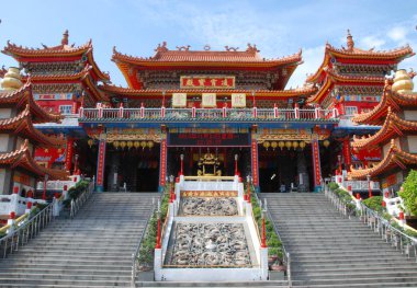 Kaohsiung, Tayvan Lotus Pond tarafından Kai Ming Tang Tapınağı ön