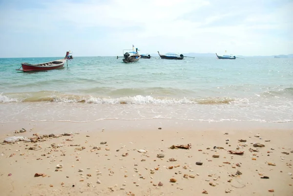 Playa Arena Con Botes Tailandeses Tradicionales Tailandia — Foto de Stock