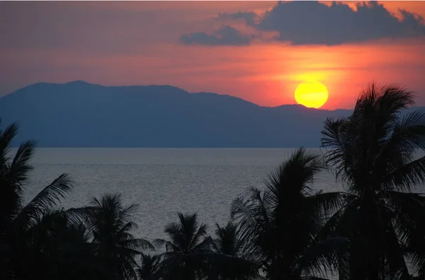 Belo Pôr Sol Sobre Mar Tailândia — Fotografia de Stock