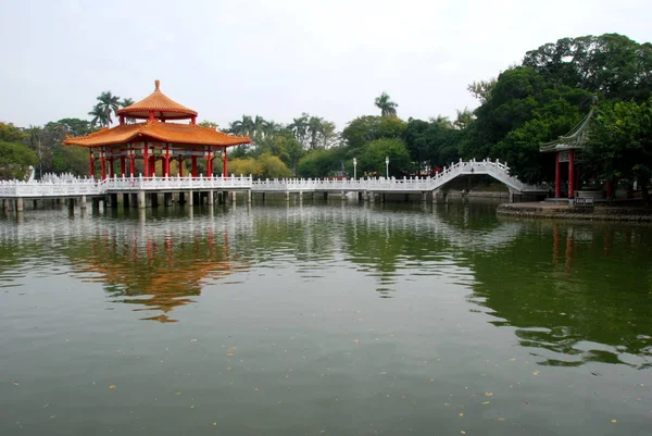 Pavilionul Iazul Parcului Tainan Taiwan — Fotografie, imagine de stoc