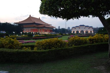 Chiang Kai-Shek Memorial Hall, Taipei, Tayvan tarafından Ulusal Tiyatro ile demokrasi Bulvarı