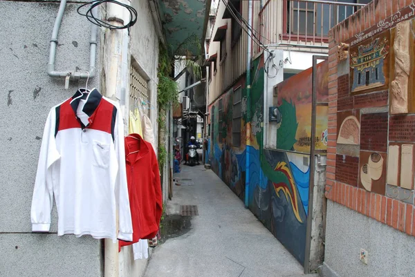 Hangende Kleren Oude Straat Van Tainan Stad Met Straatkunst Taiwan — Stockfoto