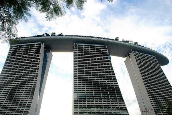 新加坡滨海湾金沙酒店底景 — 图库照片