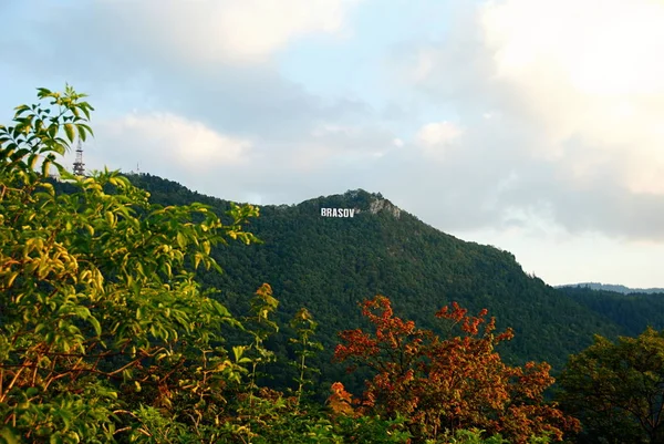 Panneau Brasov Sur Sommet Colline Dessus Ville Brasov Roumanie Vue — Photo