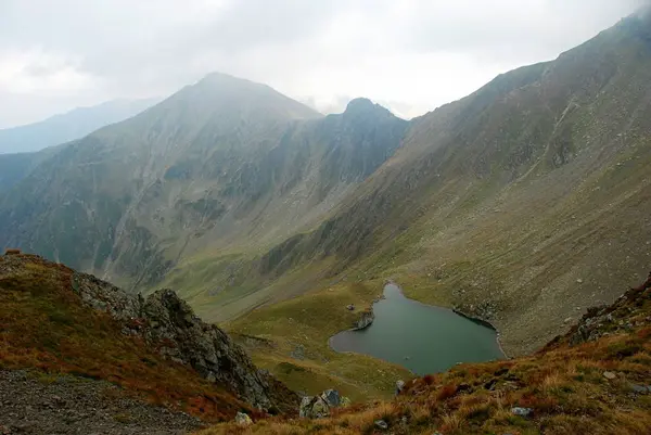 Lac Avric Dans Une Vallée Des Carpates Transylvanie Roumanie — Photo