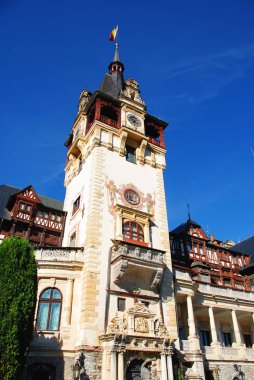 Sinaa'daki Peles Kalesi Önü, Romanya 