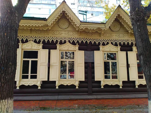 Uma Das Casas Russas Típicas Madeira Velhas Que Sobreviveram Até — Fotografia de Stock