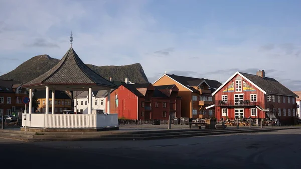 Stadtzentrum Und Hauptplatz Von Kabelvag Mit Weißer Holzlaube Lofoten Archipel — Stockfoto