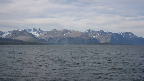 Panorama Montanhas Maciças Fiorde Região Troms — Fotografia de Stock