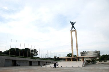 Irian Jaya Kurtuluş Anıtı ile Lapangan Banteng Şehir Parkı 