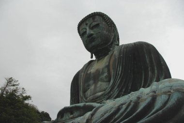 Kamakura Kotoku-in Tapınağı'nda Büyük Buddha aka Daibutsu Heykeli, Japonya