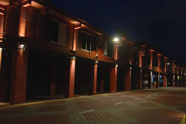 マラッカユネスコ市内中心部 夕方に赤い建物が点灯 マレーシア — ストック写真