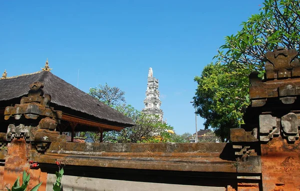 Une Tour Temple Pura Jagatnatha Hindu Dans Centre Ville Denpasar — Photo