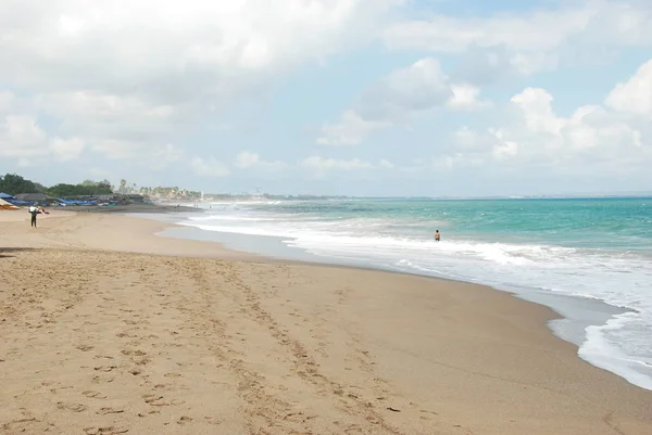 Coast Pantai Batu Bolong Beach Sea Huge Waves South Bali — Stock Photo, Image