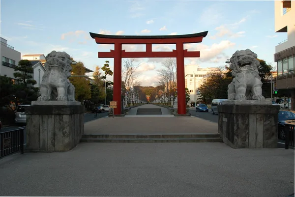 Piros Hagyományos Japán Torii Kapu Tsurugaoka Hachiman Shinto Szentély Kamakura — Stock Fotó