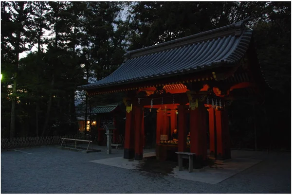 Iluminado Pequeño Santuario Sintoísta Jardín Del Santuario Tsurugaoka Hachiman Kamakura — Foto de Stock