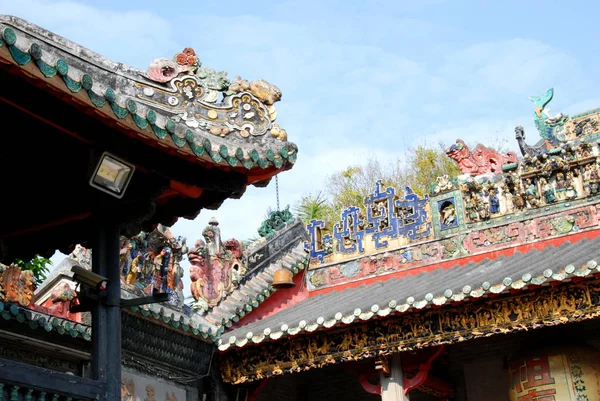 Zumiao Tapınağı detayını dekore edilmiş çatı, Foshan, Çin