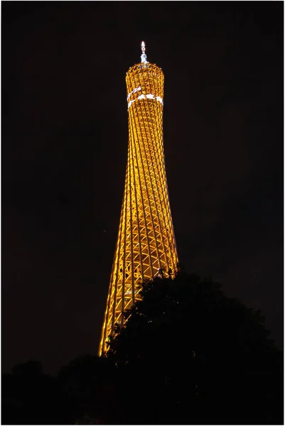 Torre Cantão Iluminação Amarela Noite China — Fotografia de Stock