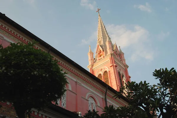 Πύργος Της Ροζ Εκκλησίας Του Ταν Ντινκ Στην Πόλη Τσι — Φωτογραφία Αρχείου