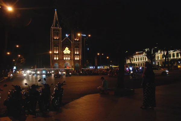 Place Avec Cathédrale Notre Dame Chi Minh Ville Vietnam Nuit — Photo